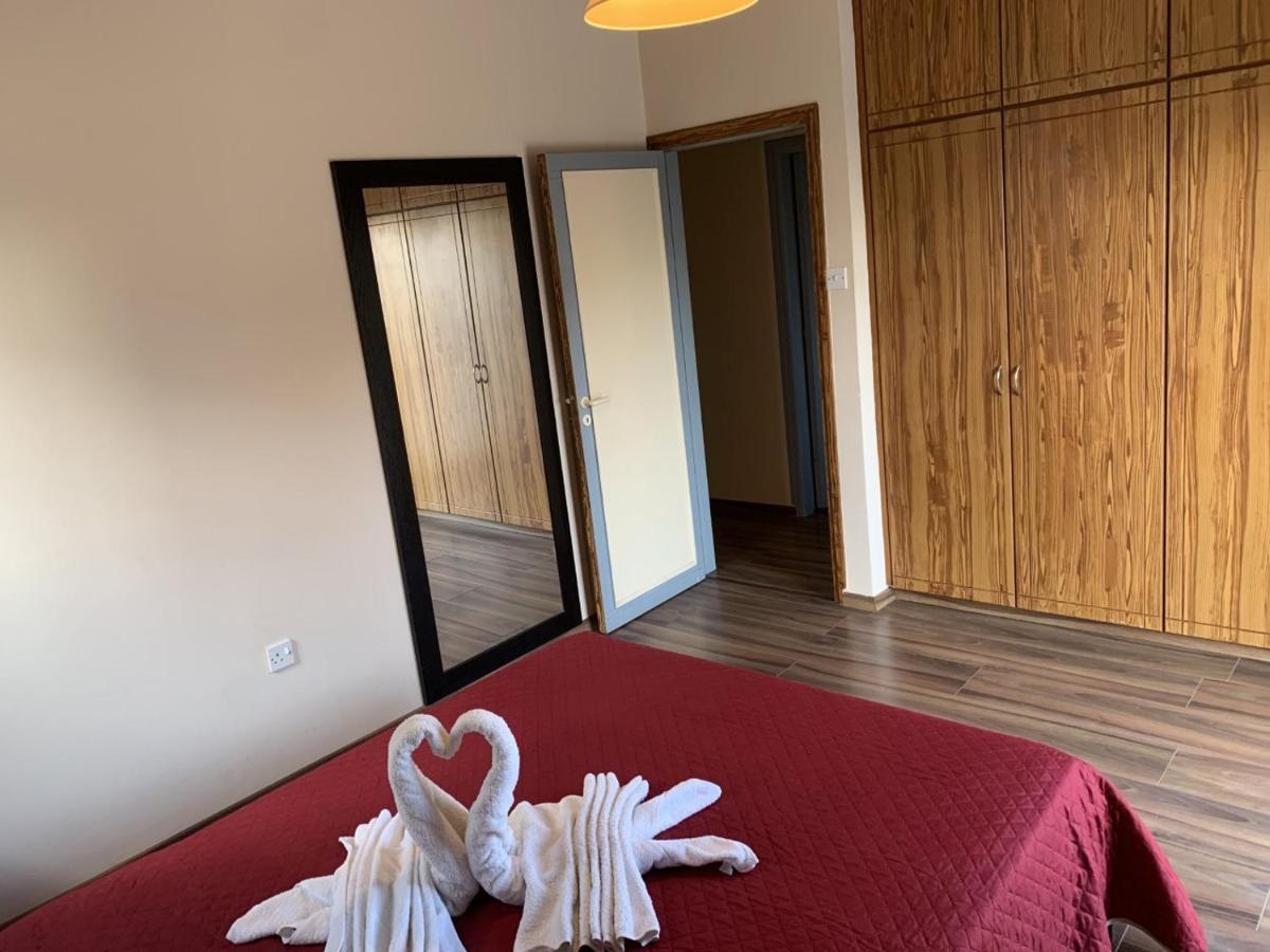 Kika Court 2 Appartement Paralimni Buitenkant foto